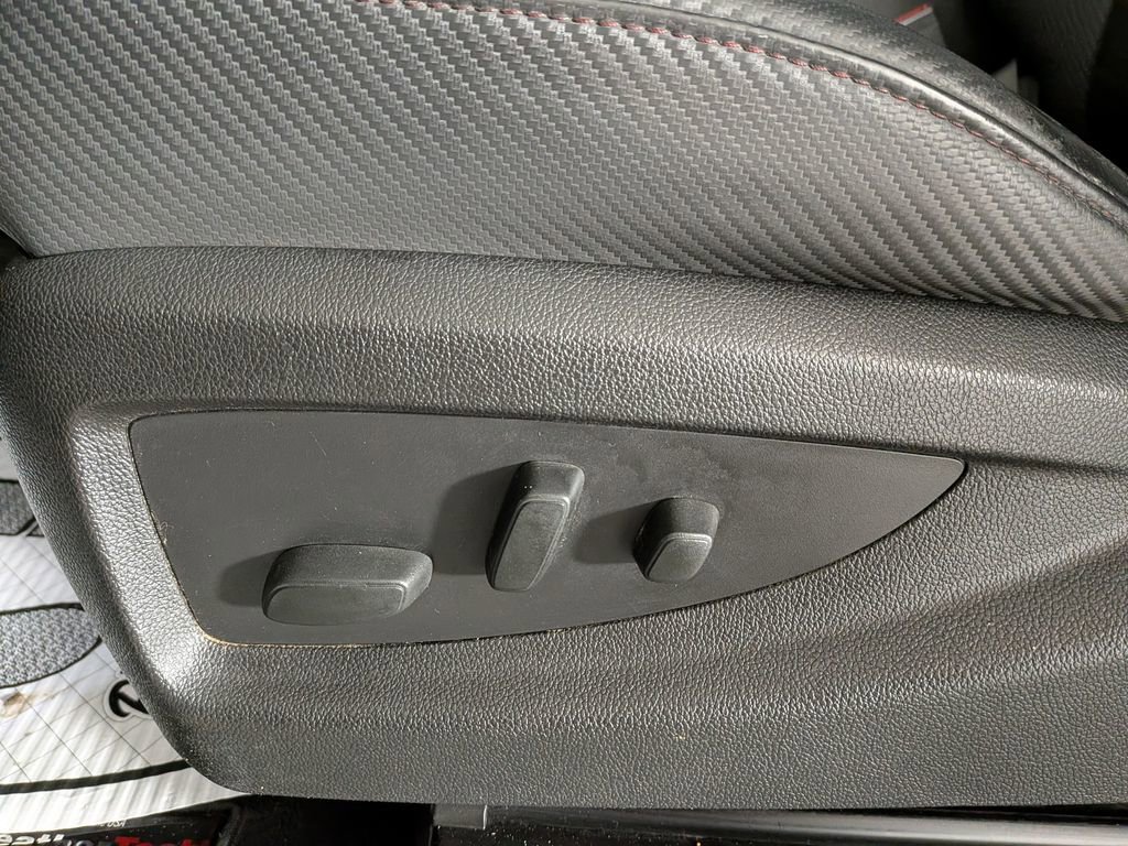 Used 2016 GMC Sierra 2500 SLT w/ Duramax Plus Package image 18