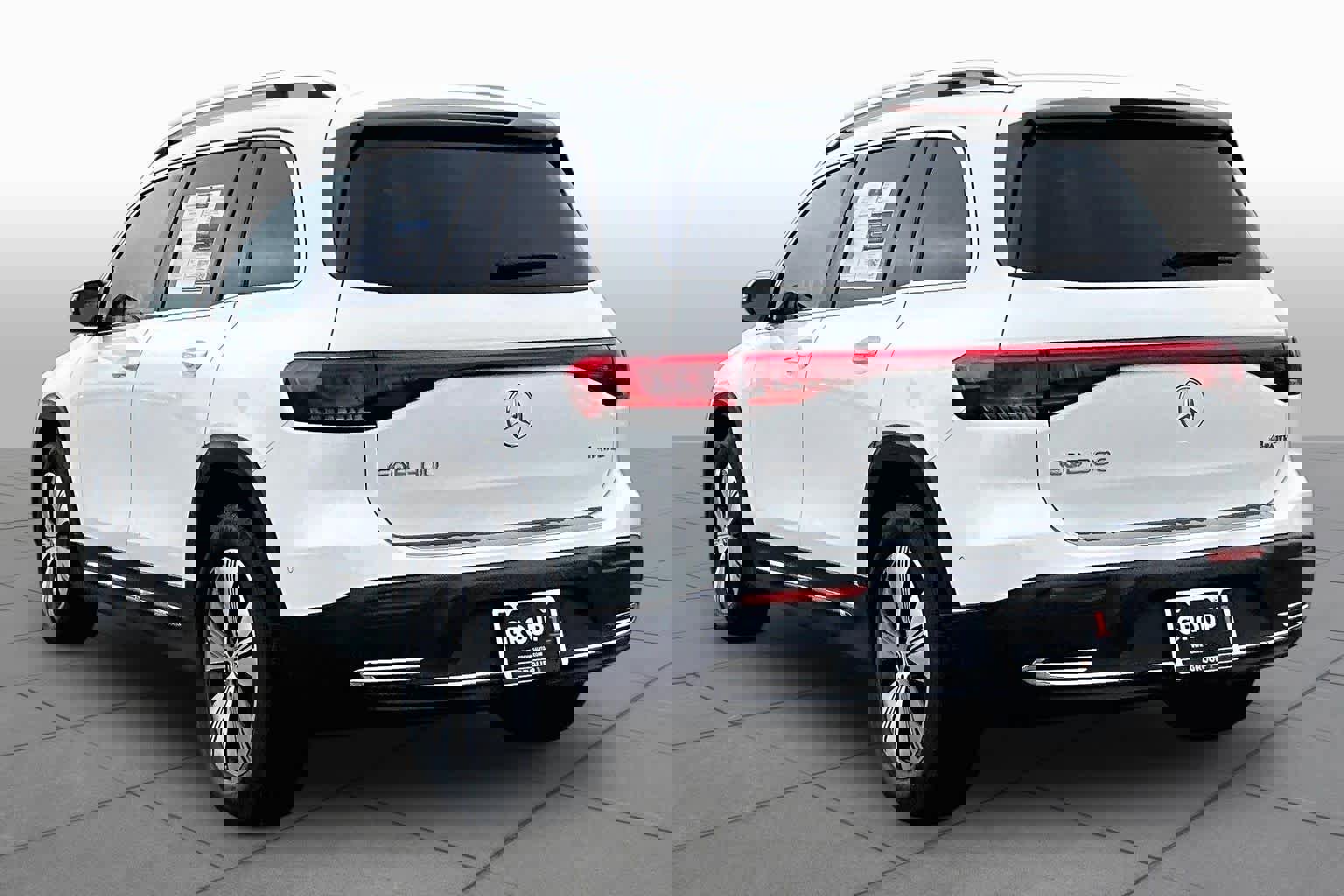 Certified 2023 Mercedes-Benz EQB 300 4MATIC image 11