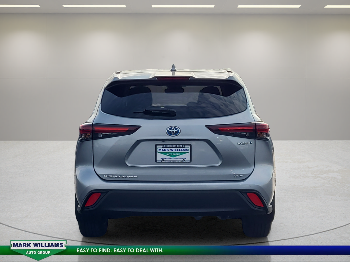 Used 2024 Toyota Highlander XLE AWD/4WD image 5