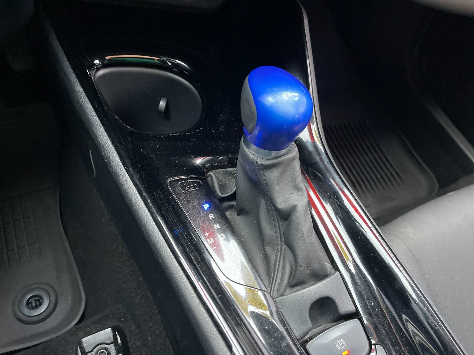 Used 2022 Toyota C-HR XLE FWD image 23