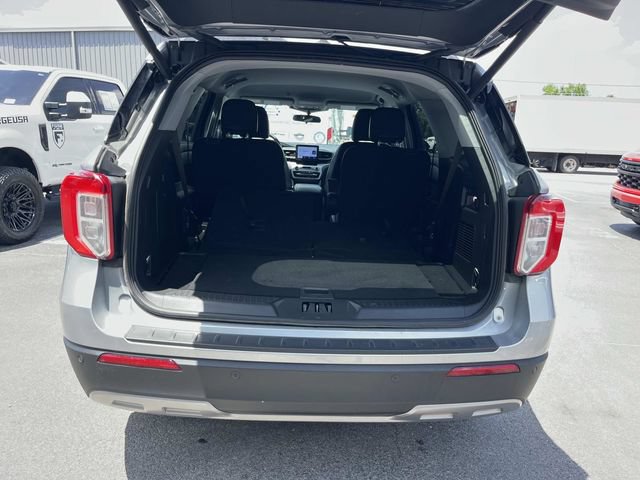 Used 2023 Ford Explorer XLT w/ Equipment Group 202A AWD/4WD image 12
