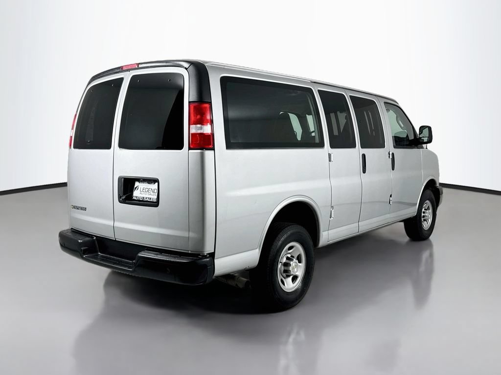 Used 2023 Chevrolet Express 2500 w/ Driver Convenience Package RWD image 5