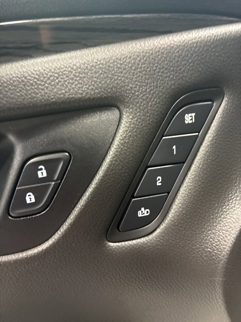 Used 2017 Buick Envision Essence AWD/4WD image 21