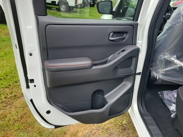 New 2026 Nissan Frontier PRO-4X w/ Tow Package AWD/4WD image 11