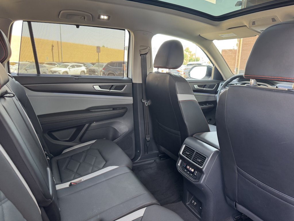 Used 2024 Volkswagen Atlas Peak Edition SE AWD/4WD image 36