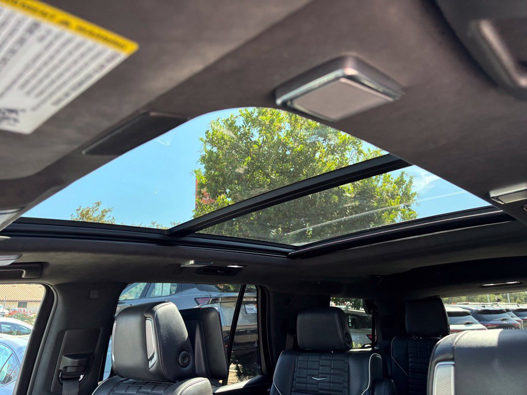 Used 2021 Cadillac Escalade Sport Platinum w/ LPO, ONYX Package AWD/4WD image 14