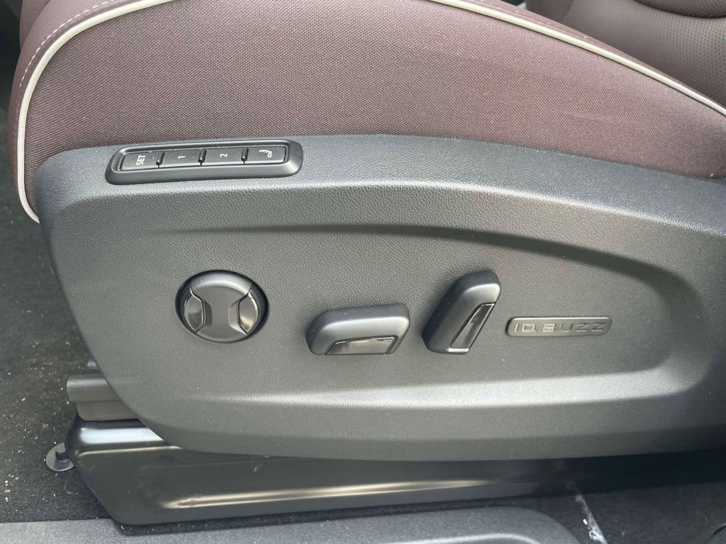 New 2025 Volkswagen ID. Buzz Pro S image 19