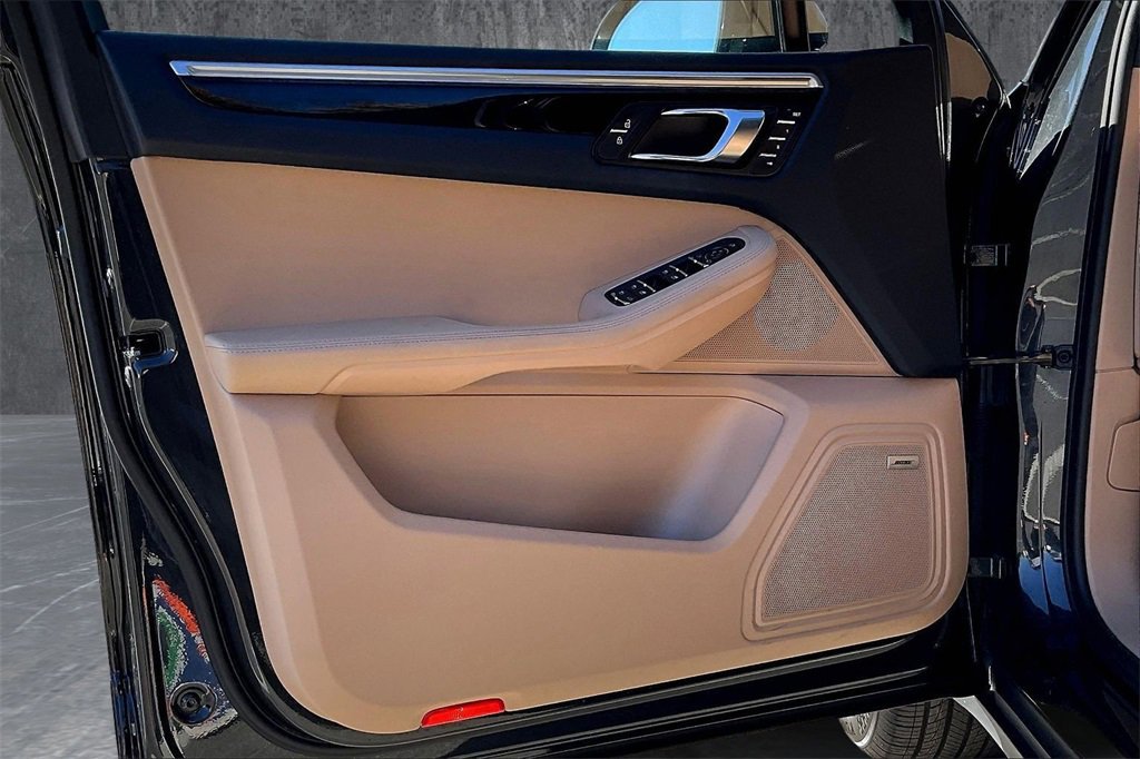 Used 2022 Porsche Macan image 20