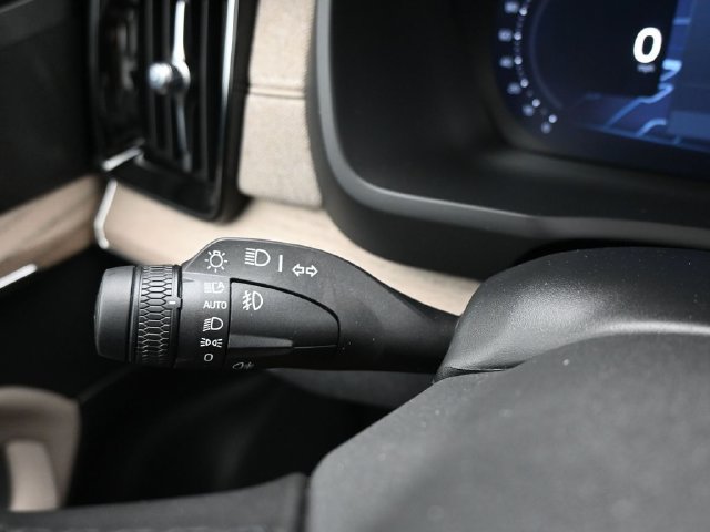 New 2026 Volvo XC90 B6 Plus w/ Protection Package Premier AWD/4WD image 34