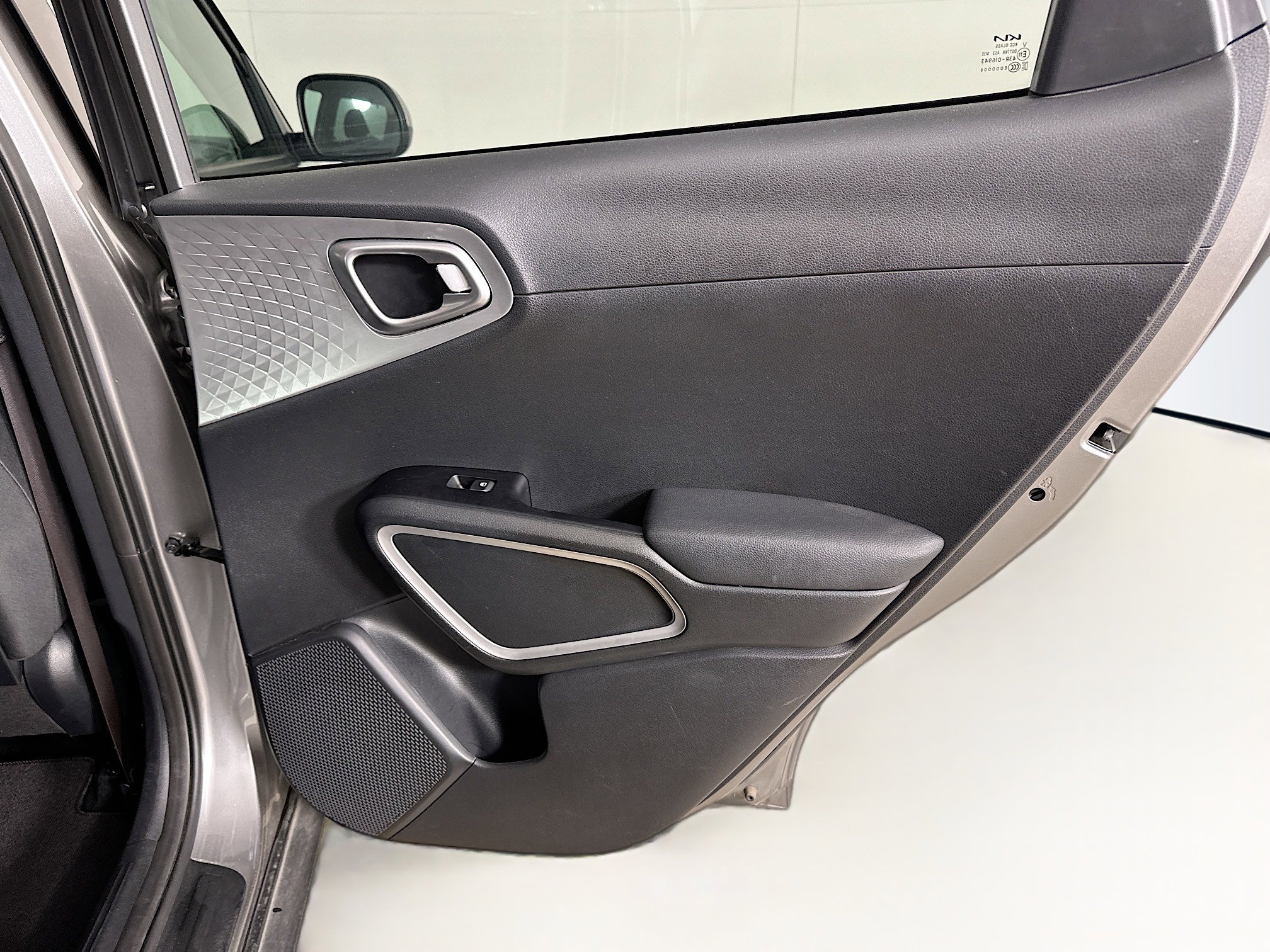 Used 2025 Kia Soul LX w/ LX Technology Package image 28