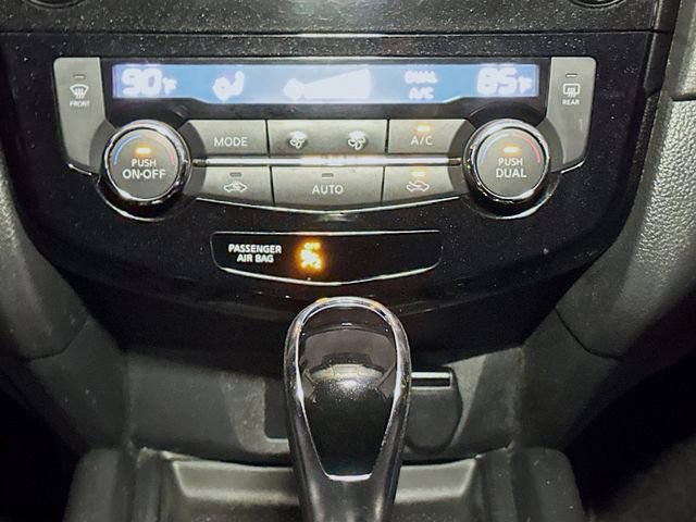 Used 2018 Nissan Rogue SV w/ Premium Package image 13