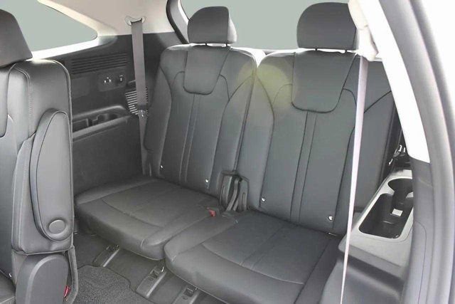 New 2025 Kia Sorento EX image 9