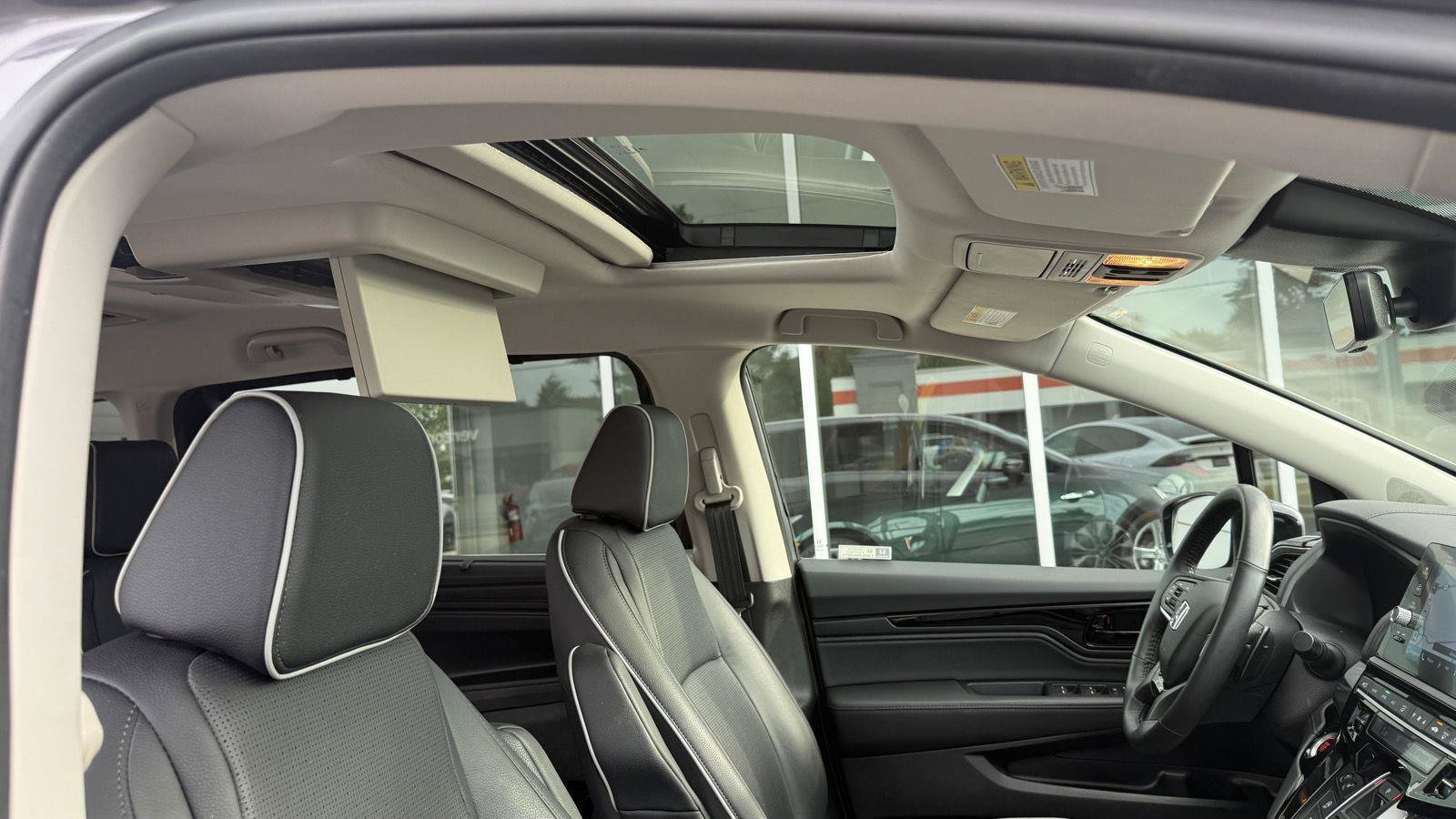 Used 2026 Honda Odyssey Elite image 22