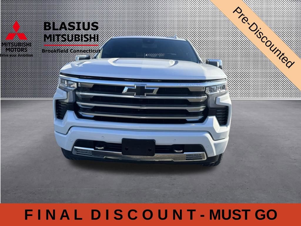 Used 2023 Chevrolet Silverado 1500 High Country w/ High Country Premium Package AWD/4WD image 3