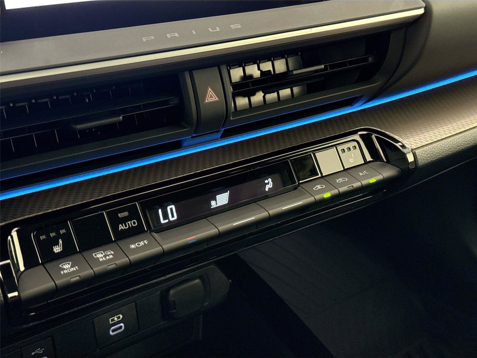 Certified 2025 Toyota Prius XLE FWD image 26
