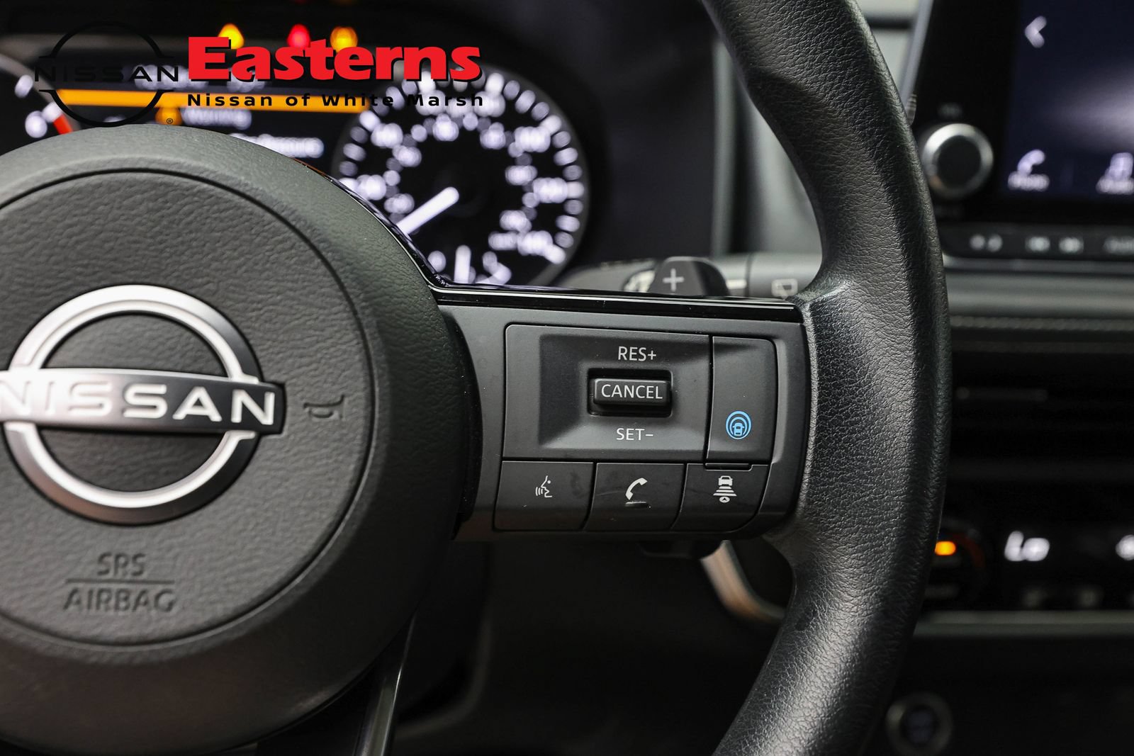 Used 2023 Nissan Rogue SV AWD/4WD image 16