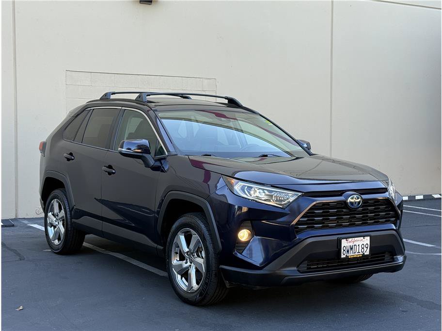 Used 2021 Toyota RAV4 XLE Premium w/ Carpet Mat Package (TMS) AWD/4WD image 1