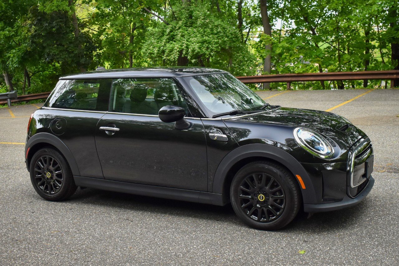 Used 2024 MINI Cooper SE FWD image 11