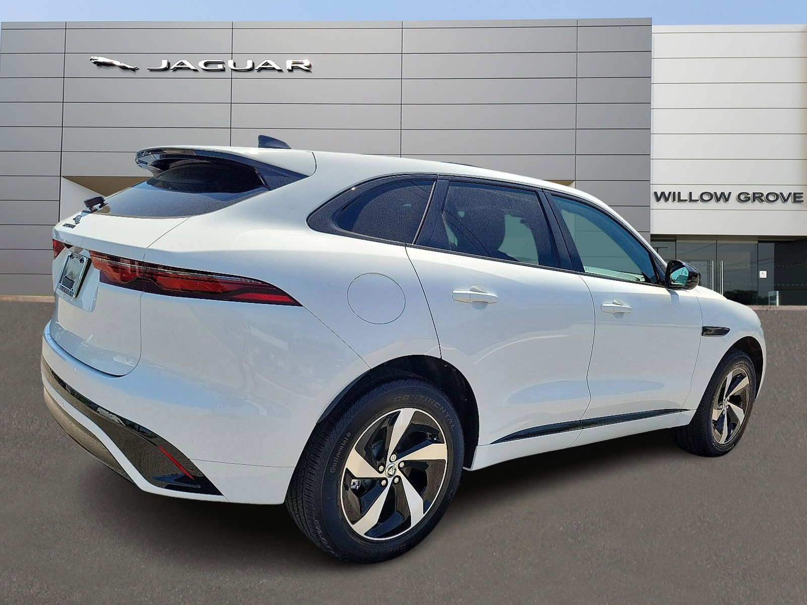 Used 2025 Jaguar F-PACE R-Dynamic S image 2