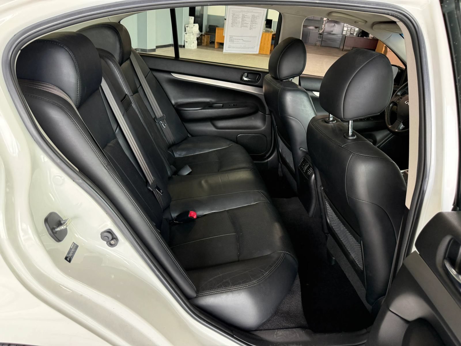 Used 2015 INFINITI Q40 w/ Navigation Package RWD image 10