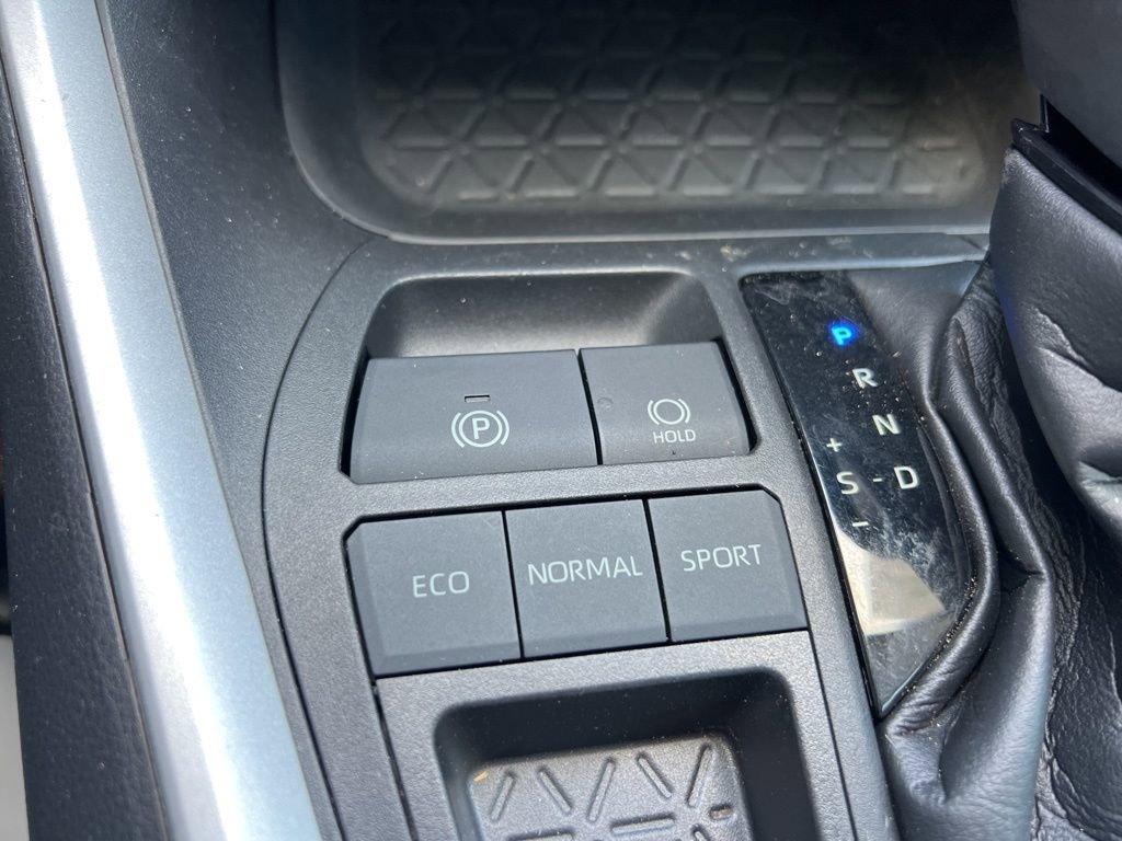 Used 2021 Toyota RAV4 XLE Premium FWD image 29