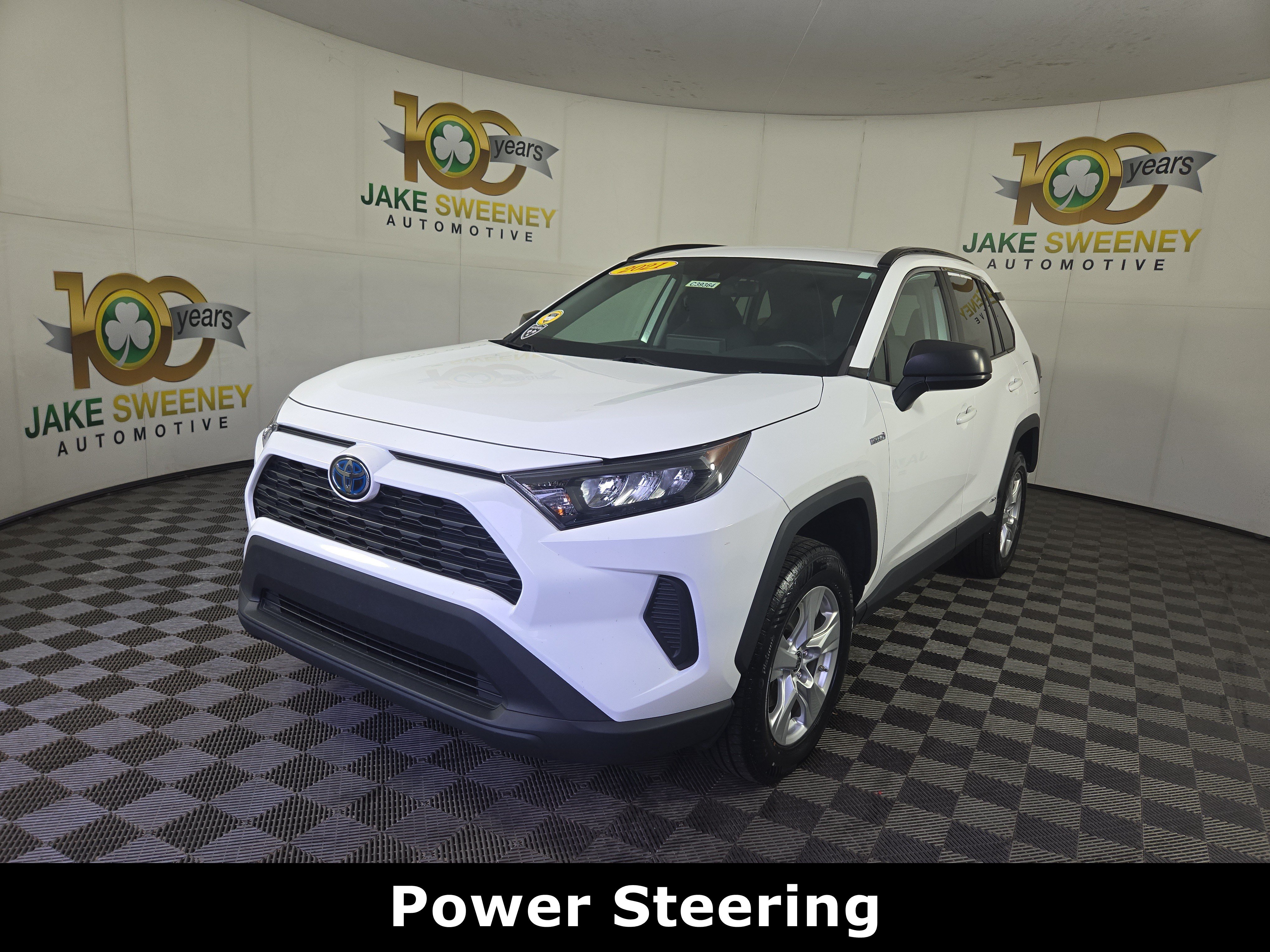Used 2021 Toyota RAV4 LE AWD/4WD image 4