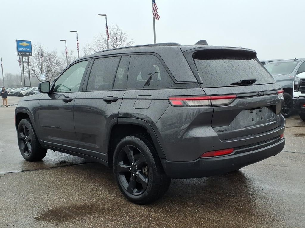 Used 2023 Jeep Grand Cherokee Altitude image 7