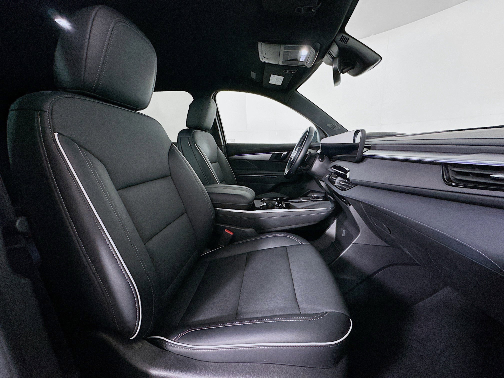 Used 2025 Buick Enclave Preferred image 32