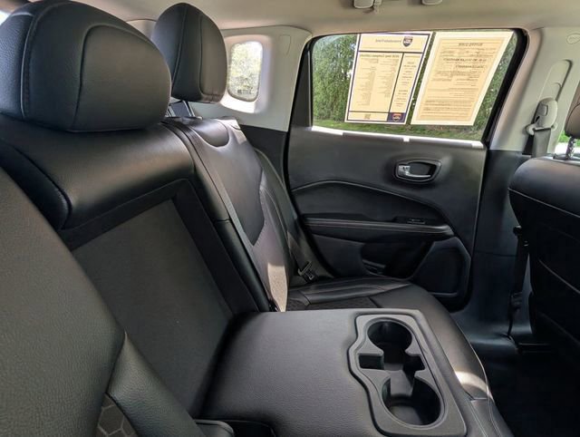 Used 2018 Jeep Compass Latitude AWD/4WD image 24