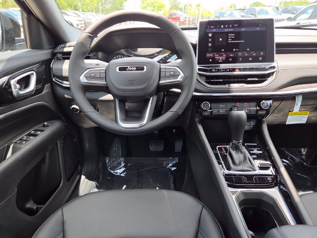 New 2026 Jeep Compass Latitude AWD/4WD image 25