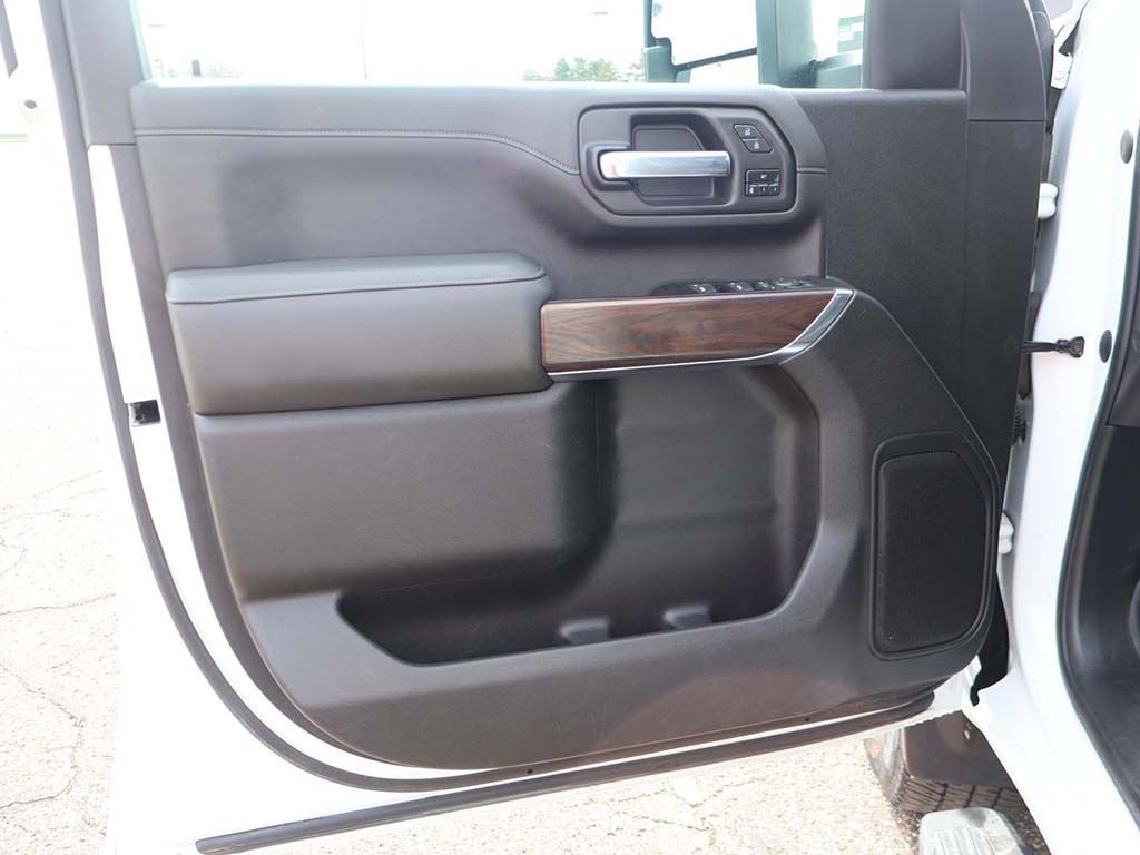 Used 2022 GMC Sierra 2500 SLT w/ SLT Convenience Package image 18