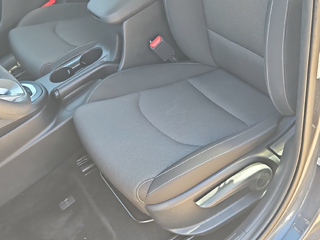 Used 2024 Kia Forte LXS FWD image 16