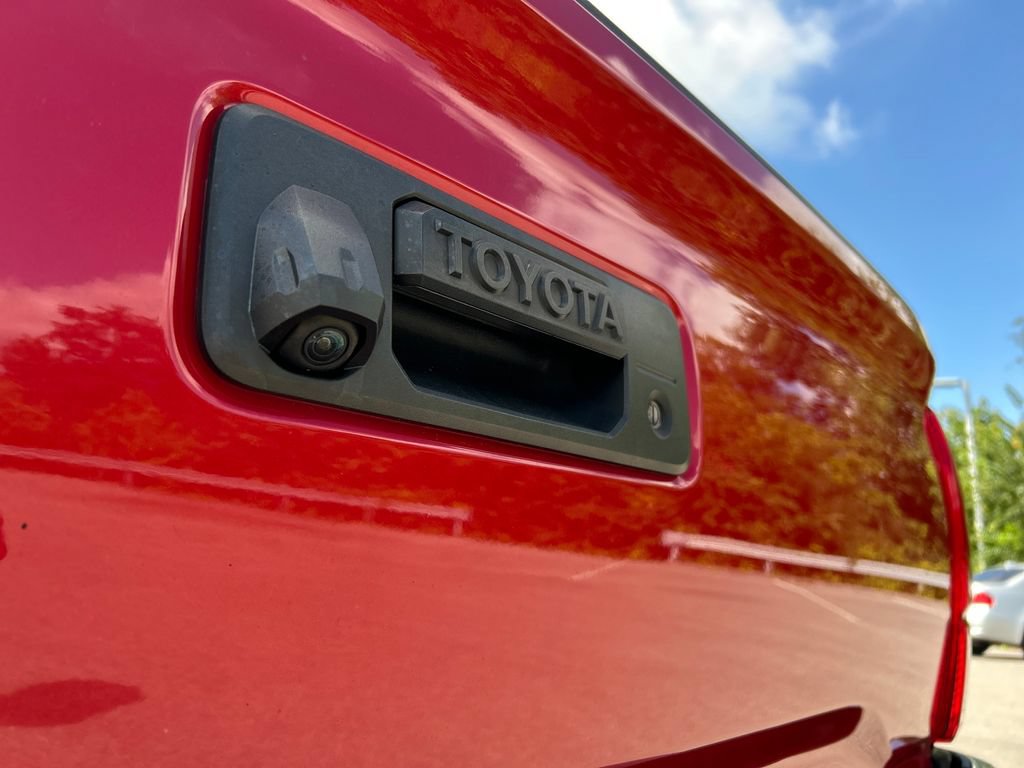 Used 2022 Toyota Tacoma SR5 w/ SR5 Appearance Package (SM) AWD/4WD image 9