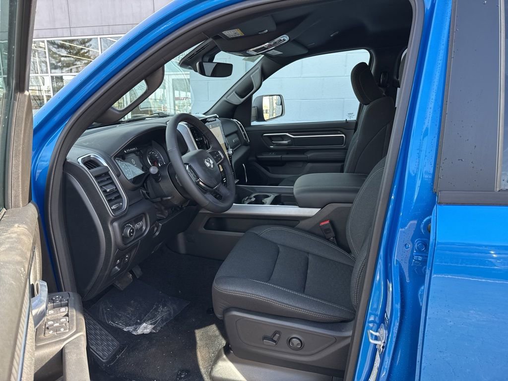New 2026 RAM 1500 4x4 Crew Cab image 23
