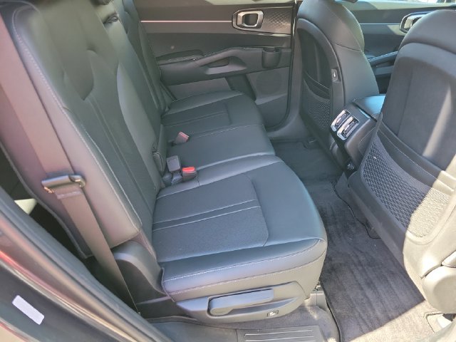 Used 2023 Kia Sorento S FWD image 19