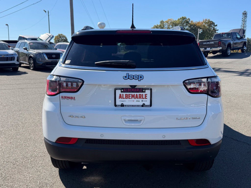 Used 2025 Jeep Compass Limited AWD/4WD image 4