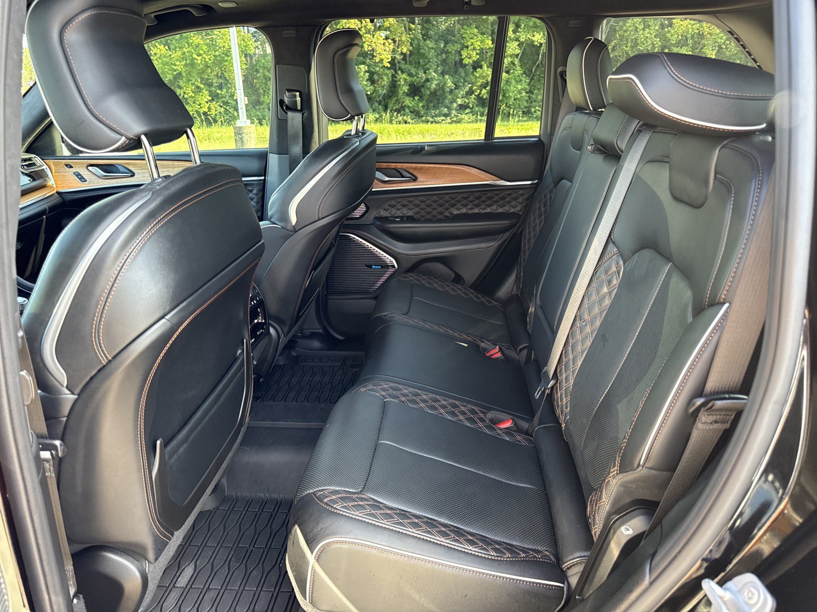 Used 2025 Jeep Grand Cherokee Summit AWD/4WD image 14