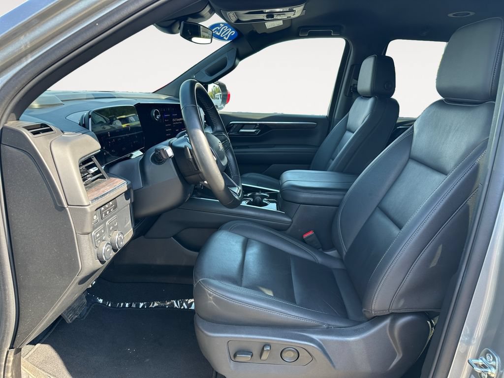 Used 2025 Chevrolet Tahoe LT AWD/4WD image 9