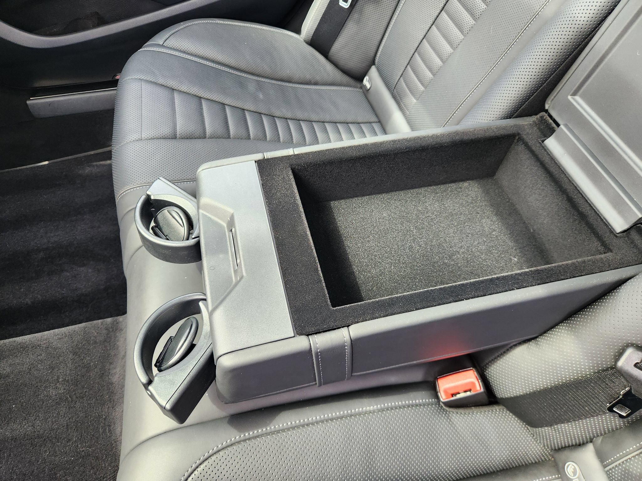 Used 2018 Mercedes-Benz S 560 4MATIC Sedan image 14