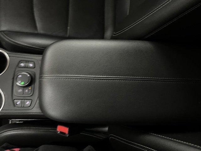 Used 2024 GMC Terrain SLT image 49