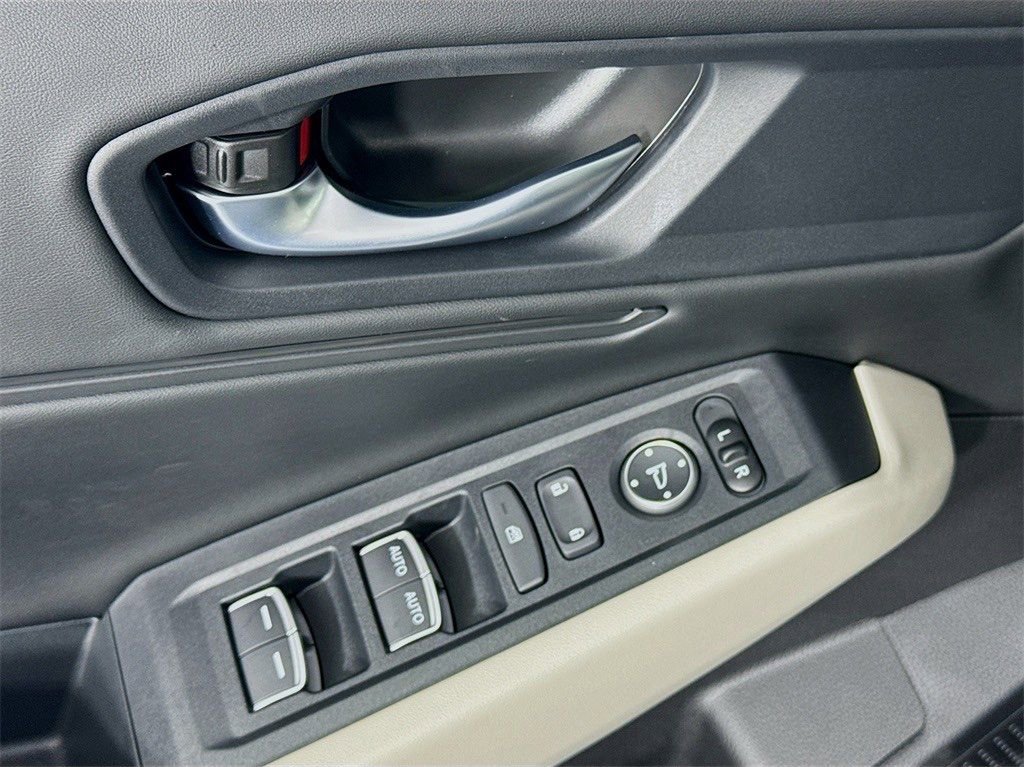 Certified 2025 Honda Accord SE image 25