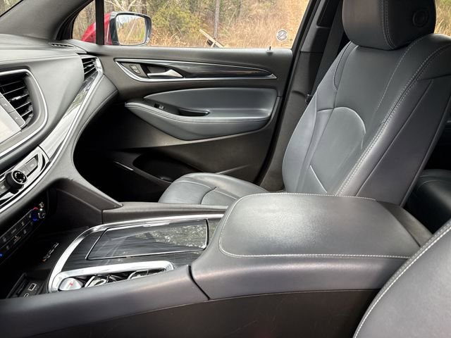 Used 2024 Buick Enclave Premium image 24