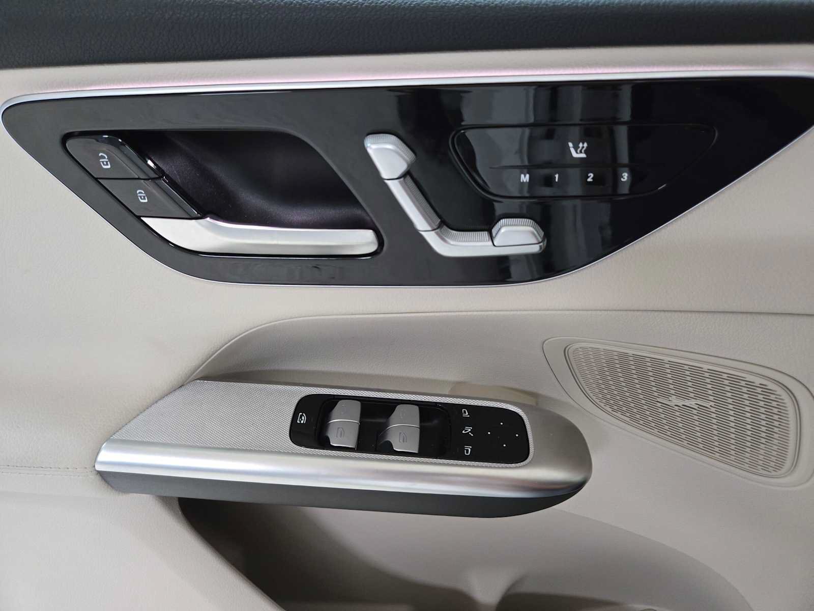 Certified 2026 Mercedes-Benz GLC 300 4MATIC image 23