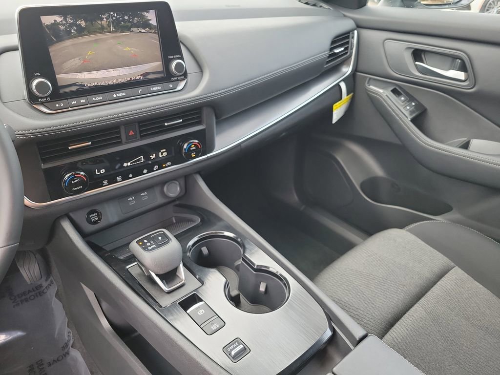 Certified 2025 Nissan Rogue SV image 35