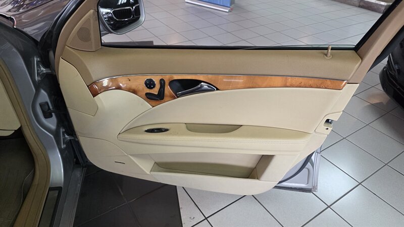Used 2008 Mercedes-Benz E 350 4MATIC Sedan image 26
