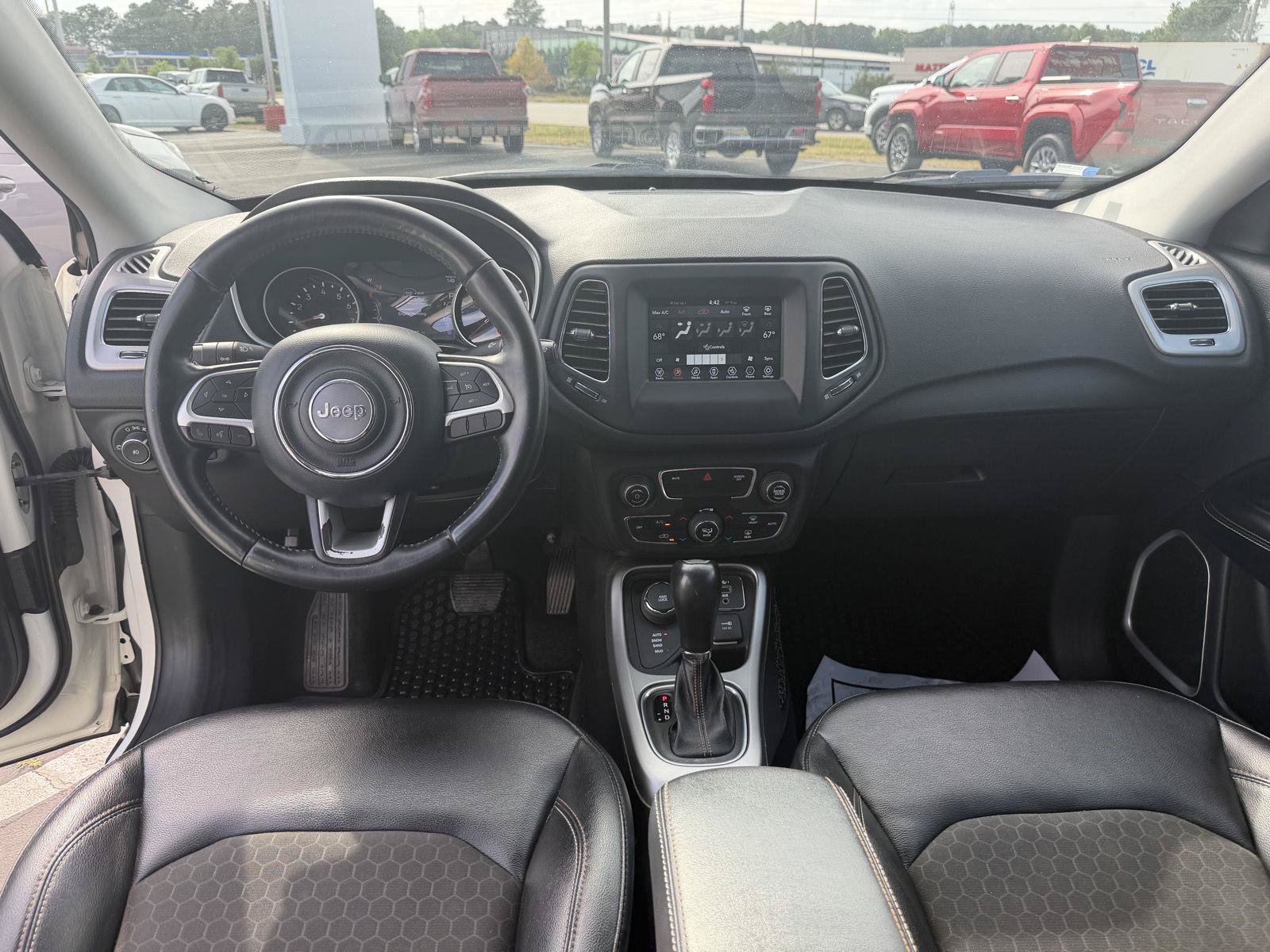 Used 2020 Jeep Compass Latitude w/ Popular Equipment Group AWD/4WD image 16