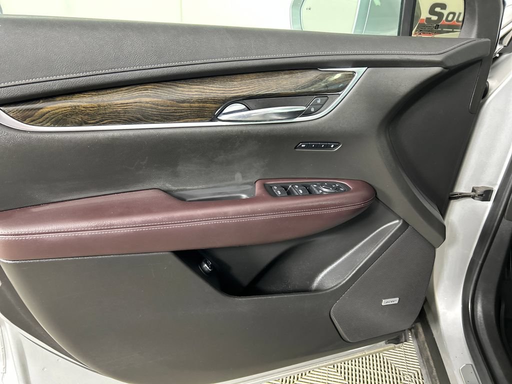 Used 2020 Cadillac XT6 Premium Luxury FWD image 11