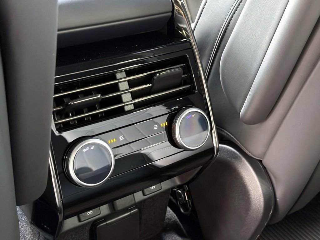 New 2026 Land Rover Range Rover Sport Dynamic SE image 13