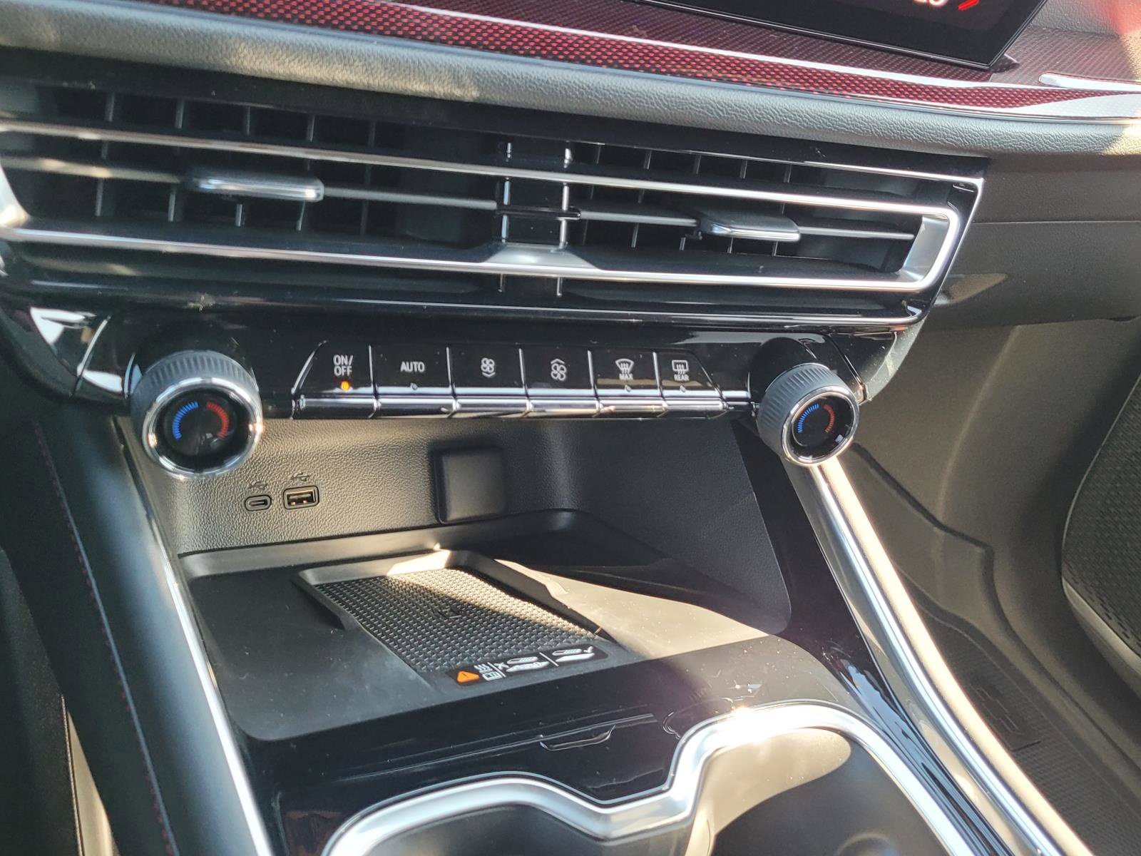 New 2027 Chevrolet Traverse RS w/ LPO, Floor Liner Package FWD image 20