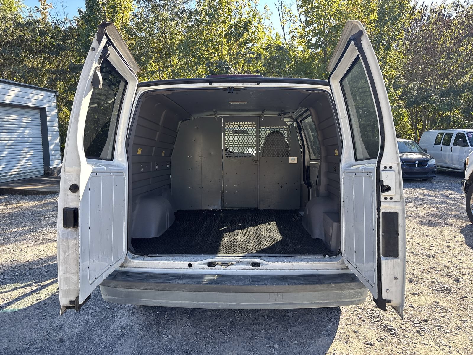 Used 2001 GMC Safari RWD image 24